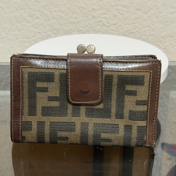 Fendi Black and Brown Wallet & Key Holder - Picture 2 of 14